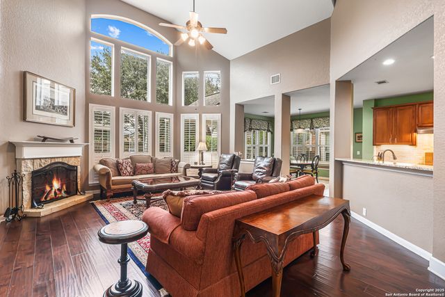 913 Desert Bluff, San Antonio, TX 78258