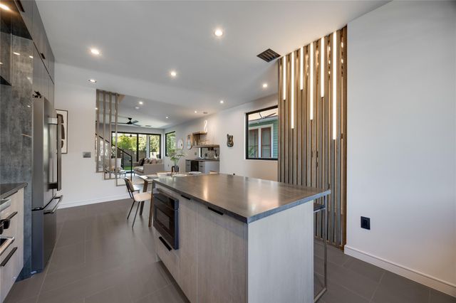 107 W Johanna ST A, Austin, TX 78704