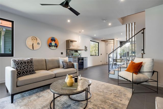 107 W Johanna ST A, Austin, TX 78704