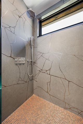 107 W Johanna ST A, Austin, TX 78704