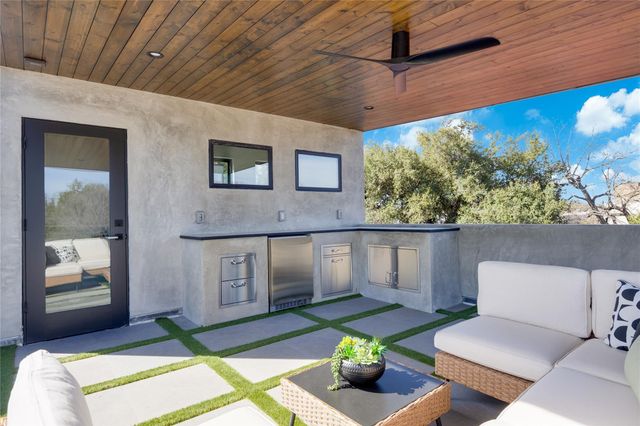 107 W Johanna ST A, Austin, TX 78704