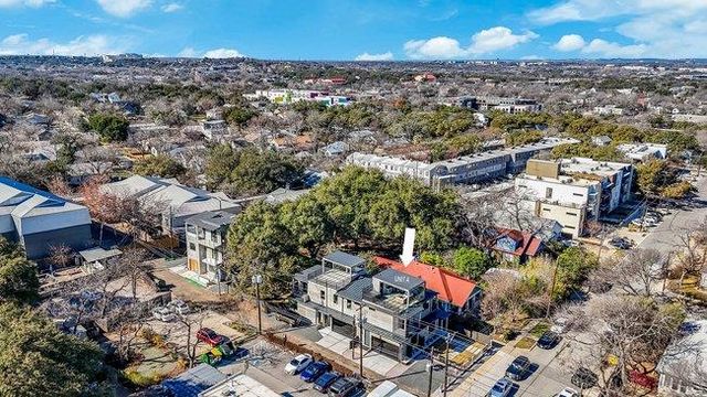 107 W Johanna ST A, Austin, TX 78704