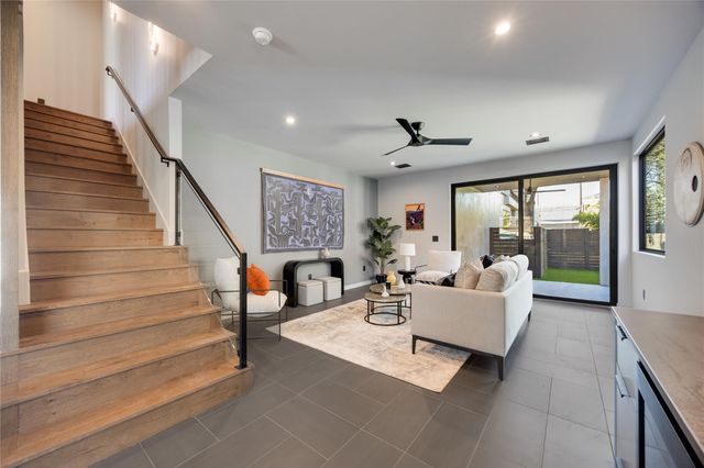 107 W Johanna ST A, Austin, TX 78704