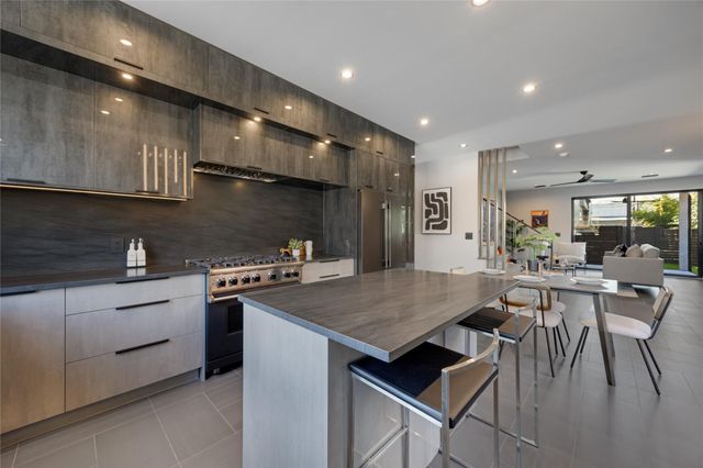 107 W Johanna ST A, Austin, TX 78704