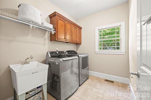 260 Indian Trail, Mooresville, NC 28117