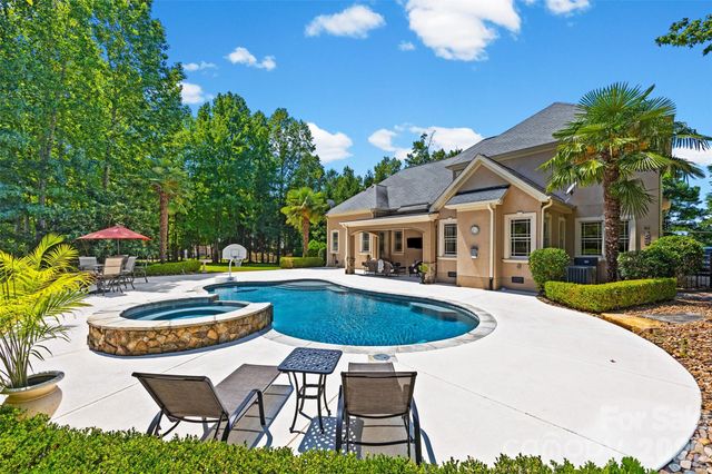 260 Indian Trail, Mooresville, NC 28117