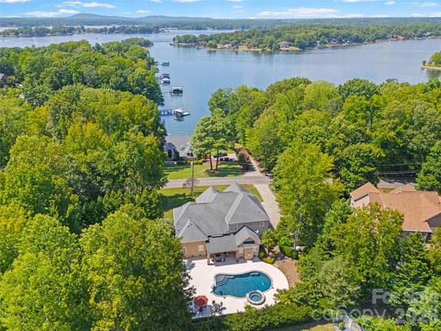 260 Indian Trail, Mooresville, NC 28117