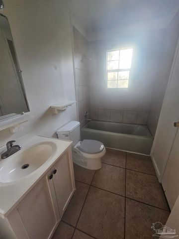 9165 Loomis St, Pensacola, FL 32514