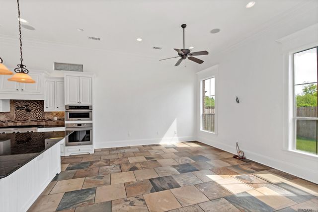 13720 Quail Grove Ave, Baton Rouge, LA 70809