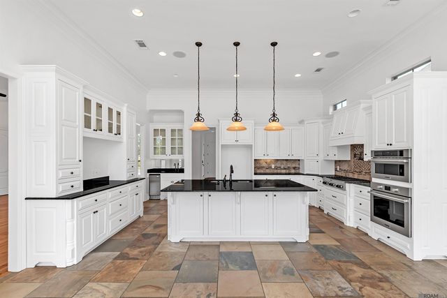 13720 Quail Grove Ave, Baton Rouge, LA 70809