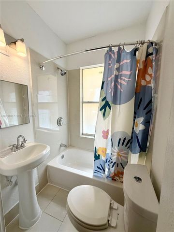 126 Mendoza Avenue 2A, Coral Gables, FL 33134