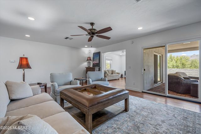 10015 E Fort Lowell Road, Tucson, AZ 85749
