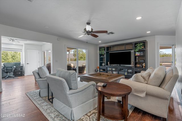 10015 E Fort Lowell Road, Tucson, AZ 85749
