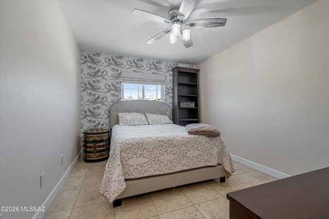 10015 E Fort Lowell Road, Tucson, AZ 85749