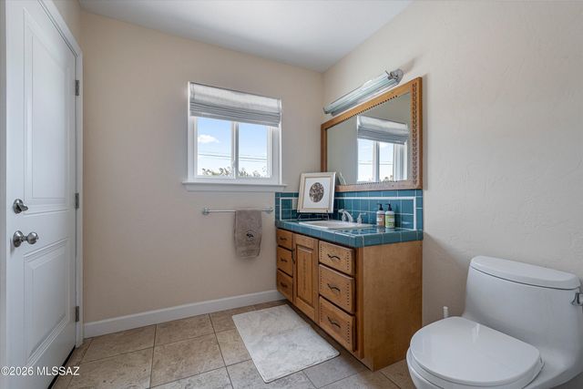 10015 E Fort Lowell Road, Tucson, AZ 85749