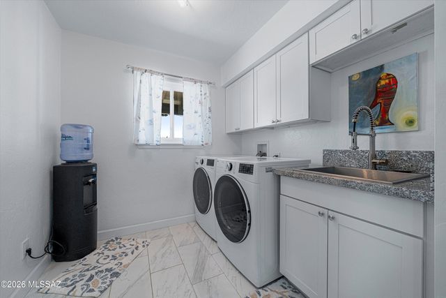 10015 E Fort Lowell Road, Tucson, AZ 85749