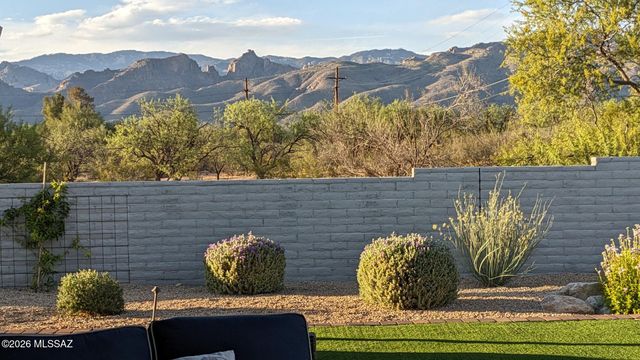10015 E Fort Lowell Road, Tucson, AZ 85749