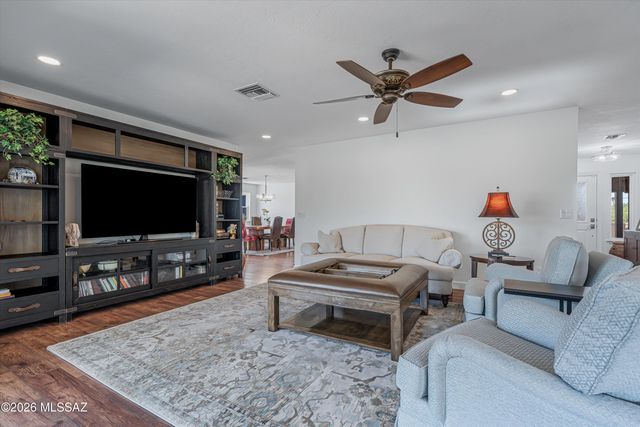 10015 E Fort Lowell Road, Tucson, AZ 85749