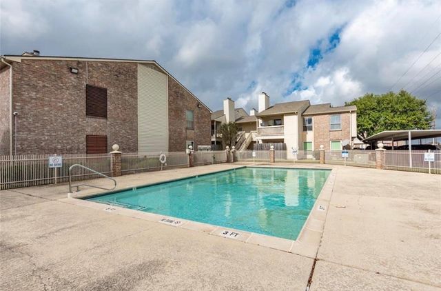 7600 Emmett F Lowry Expressway 806, Texas City, TX 77591