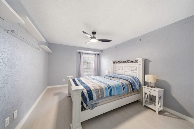 7600 Emmett F Lowry Expressway 806, Texas City, TX 77591