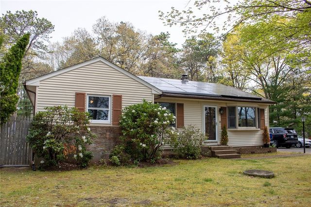27 Club House Road, Coventry, RI 02816