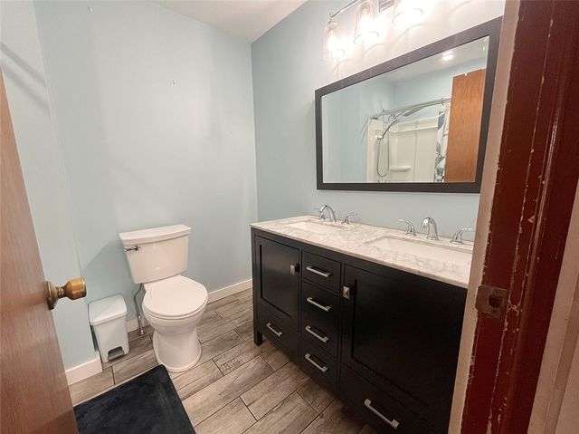 27 Club House Road, Coventry, RI 02816