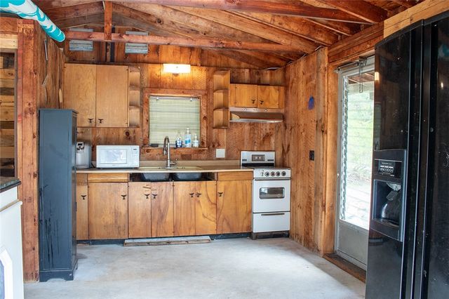27 Club House Road, Coventry, RI 02816