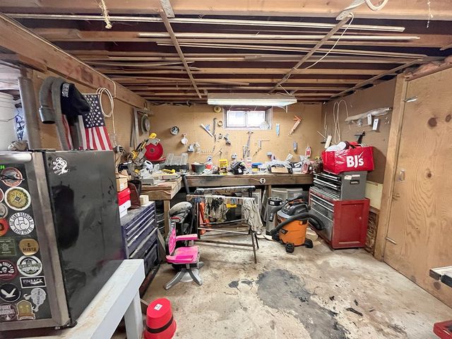 27 Club House Road, Coventry, RI 02816