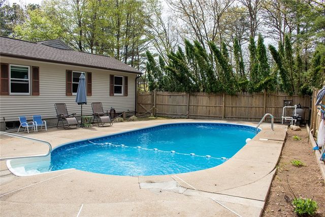 27 Club House Road, Coventry, RI 02816