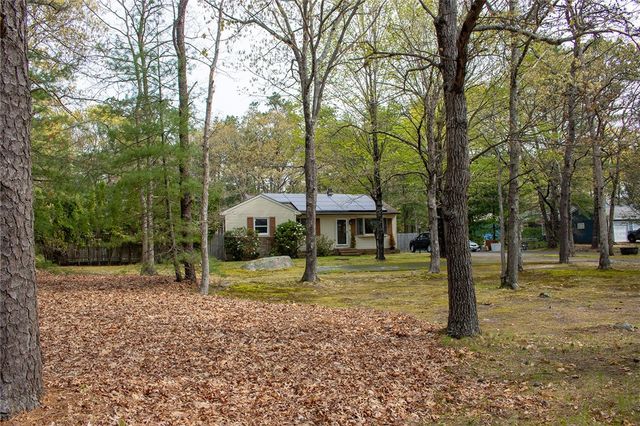 27 Club House Road, Coventry, RI 02816