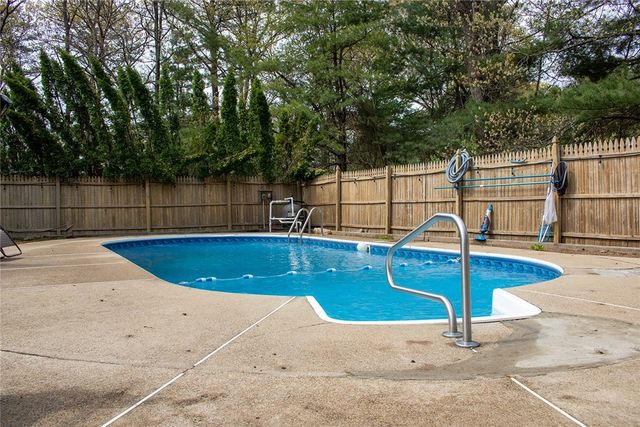 27 Club House Road, Coventry, RI 02816