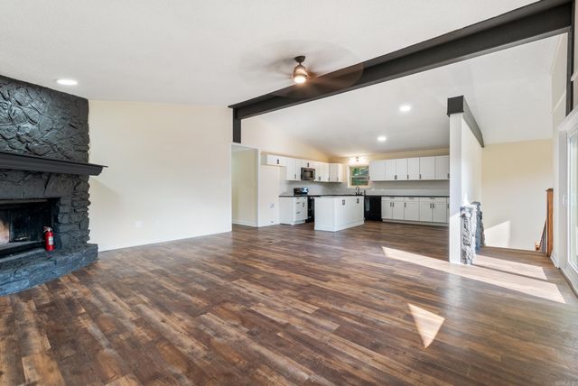 5 Random Oaks Cove, Maumelle, AR 72113