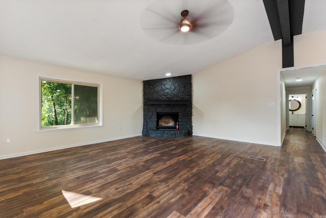5 Random Oaks Cove, Maumelle, AR 72113
