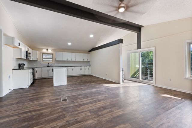 5 Random Oaks Cove, Maumelle, AR 72113
