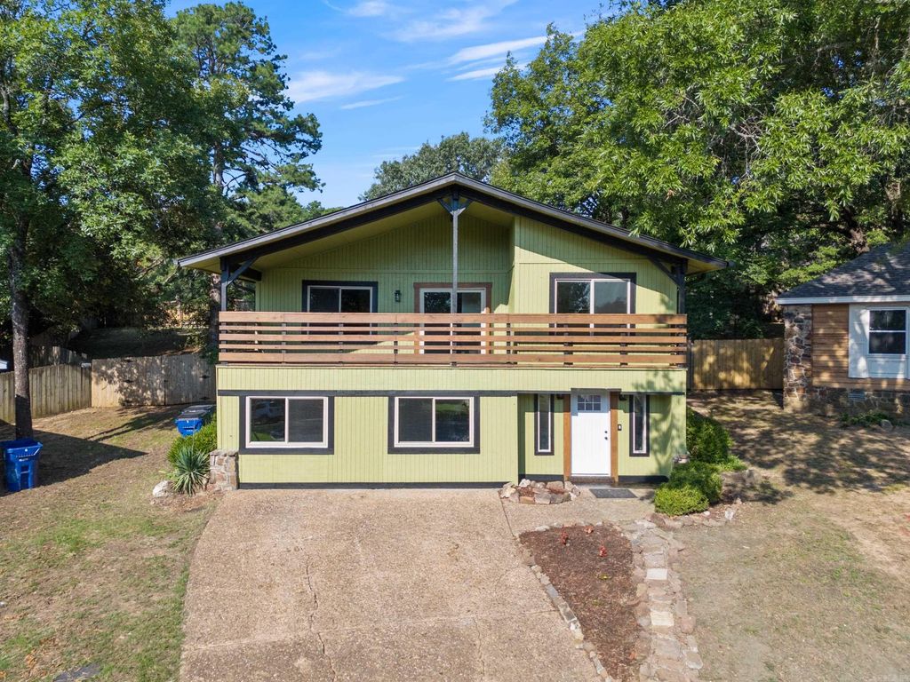 5 Random Oaks Cove, Maumelle, AR 72113
