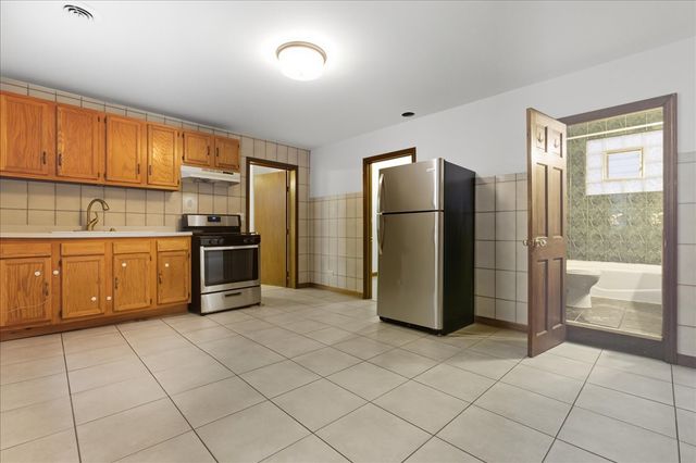 1727 W 19th Street 2, Chicago, IL 60608