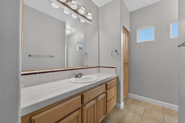 360 Allenwood Ct, Roseville, CA 95746