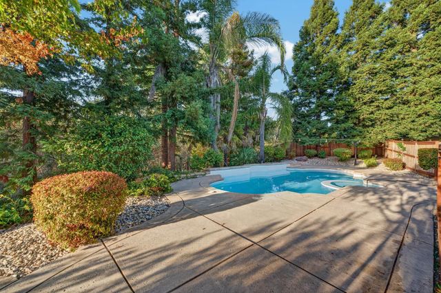 360 Allenwood Ct, Roseville, CA 95746
