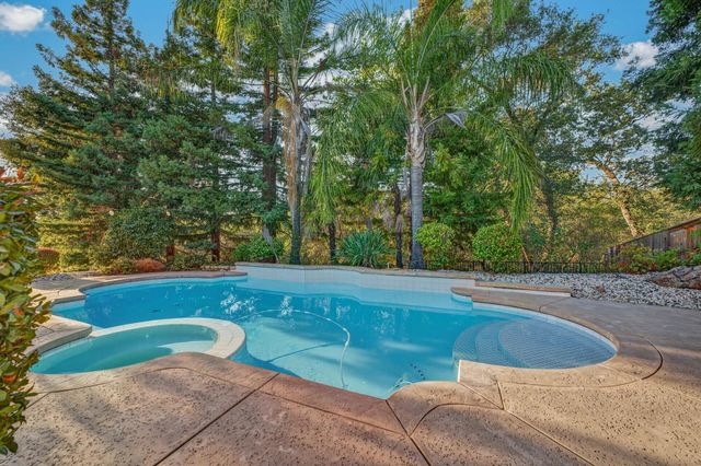 360 Allenwood Ct, Roseville, CA 95746