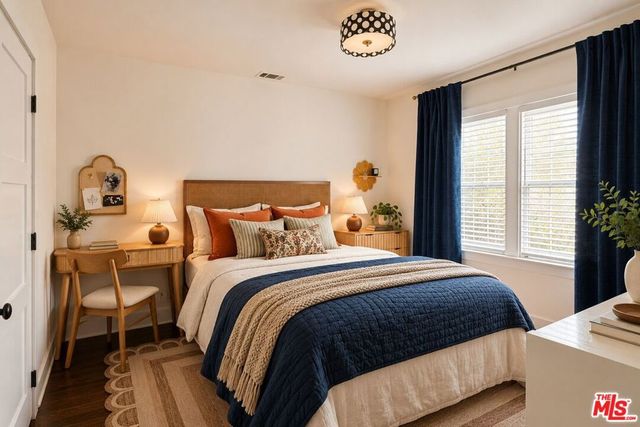 1087 S Plymouth Boulevard, Los Angeles, CA 90019