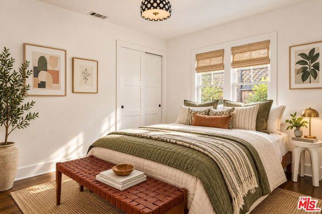 1087 S Plymouth Boulevard, Los Angeles, CA 90019