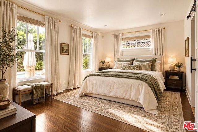 1087 S Plymouth Boulevard, Los Angeles, CA 90019