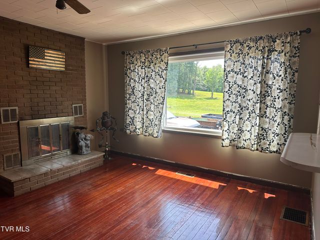 508 Summit Drive, Jonesborough, TN 37659