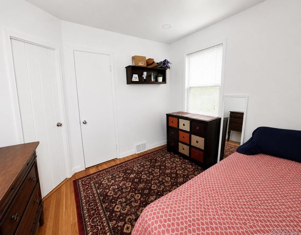 162 Colonial Avenue, Williston Park, NY 11596