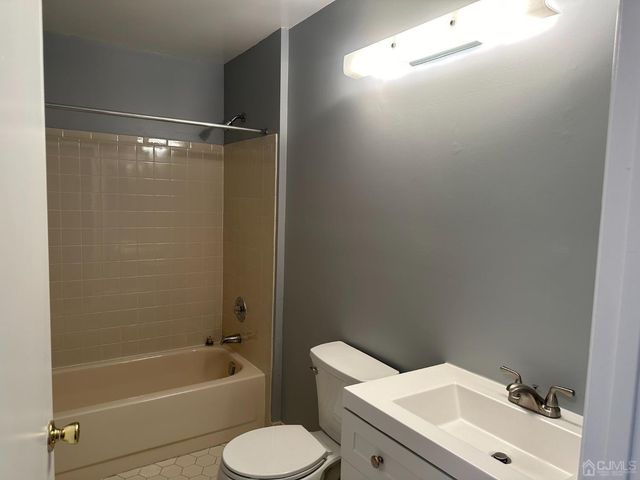 464 Northam Drive, North Brunswick, NJ 08902