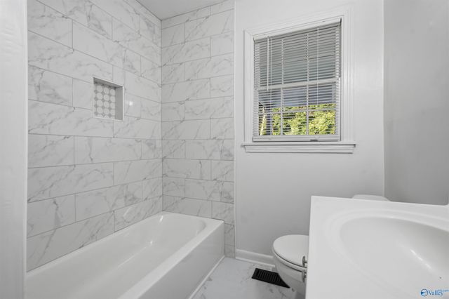 2608 8th Avenue SW C, Huntsville, AL 35805