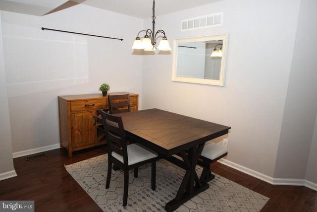 26 STEEPLECHASE CIR, Horsham, PA 19044