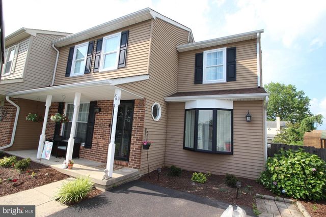 26 STEEPLECHASE CIR, Horsham, PA 19044