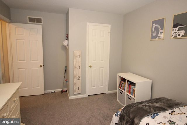 26 STEEPLECHASE CIR, Horsham, PA 19044