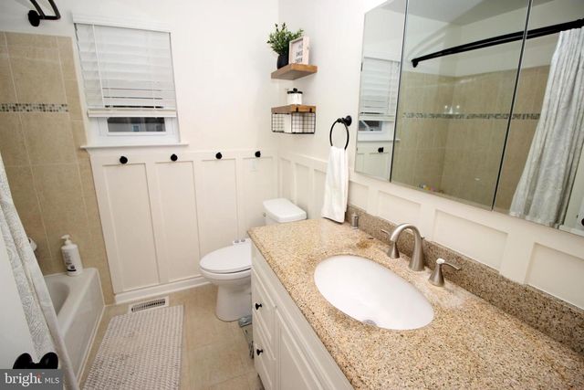 26 STEEPLECHASE CIR, Horsham, PA 19044